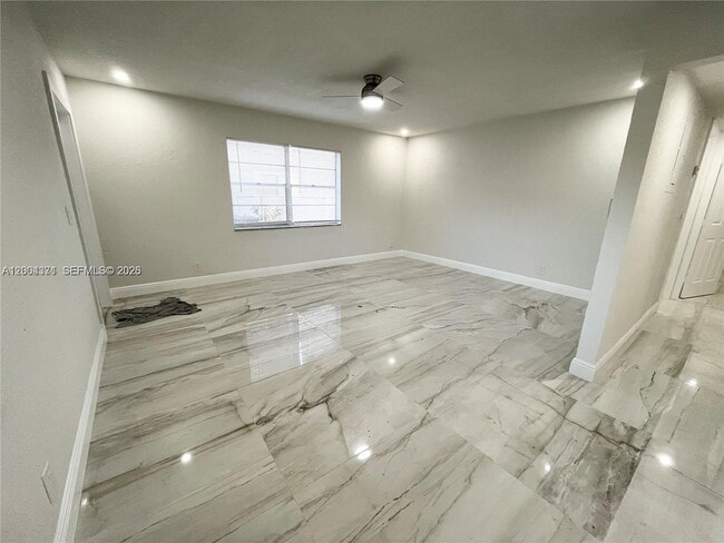 Building Photo - 8011 NW 44th Ct Unit 1