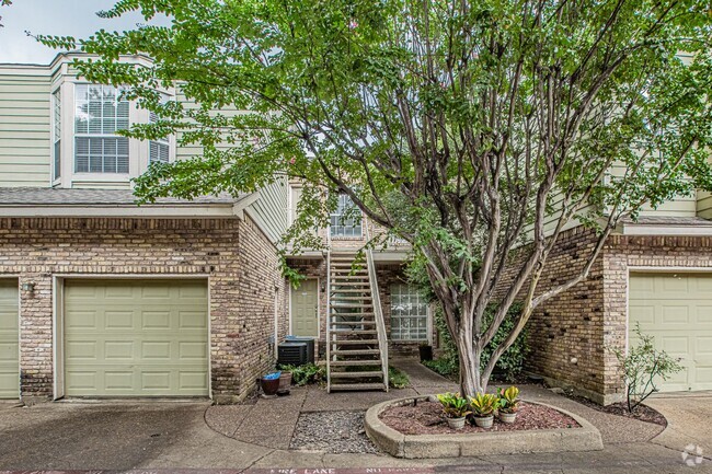 Building Photo - Oaks of Lakewood Condominiums 2nd Floor, 2...