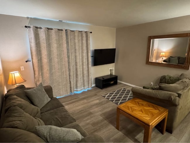 Building Photo - 108 Cougar Blvd Rental