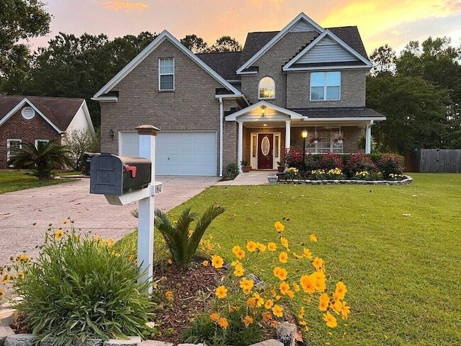 Building Photo - 1721 Fox Ridge Ct