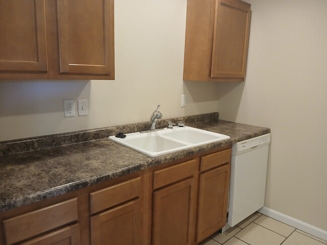Photo - 1009 Briarwood Rd