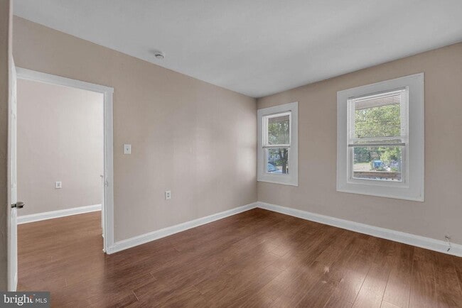 Photo - 315 Burlington Ave