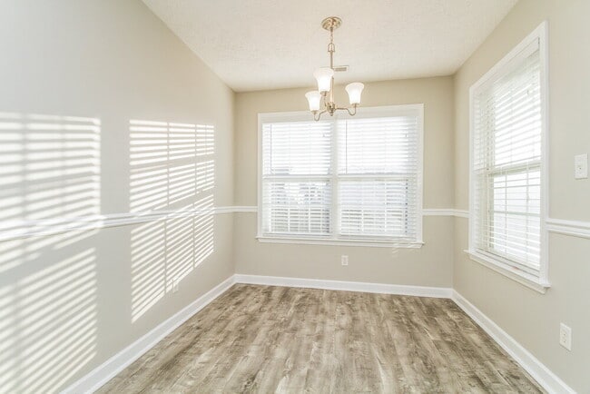 Photo - 1625 Beaconcrest Cir