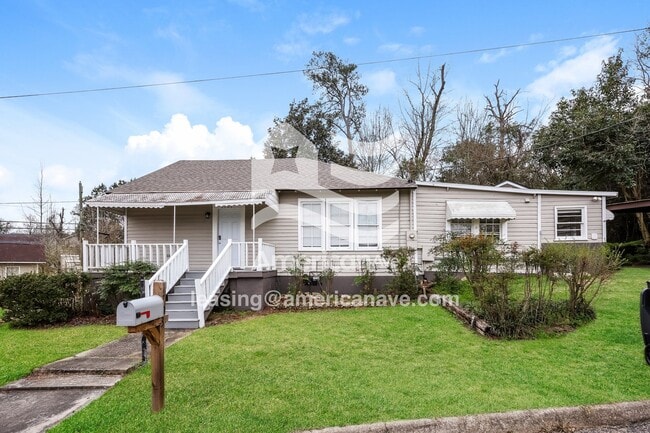 Building Photo - 1703 Pine St