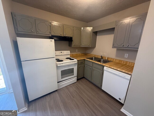 Photo - 255 Rustwood Dr