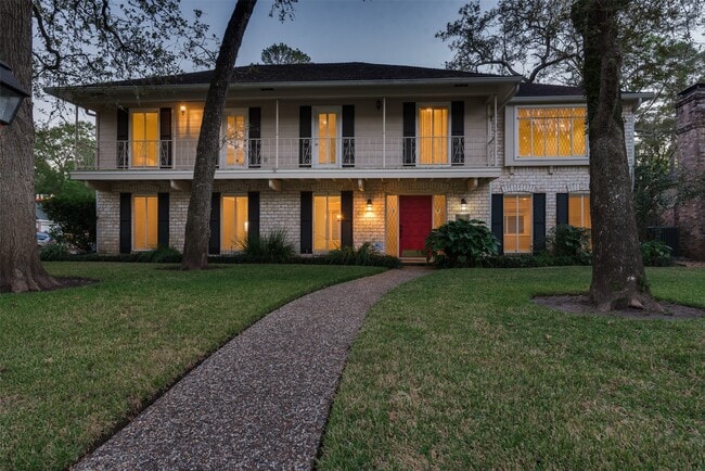 Building Photo - 15203 Camelback Ct