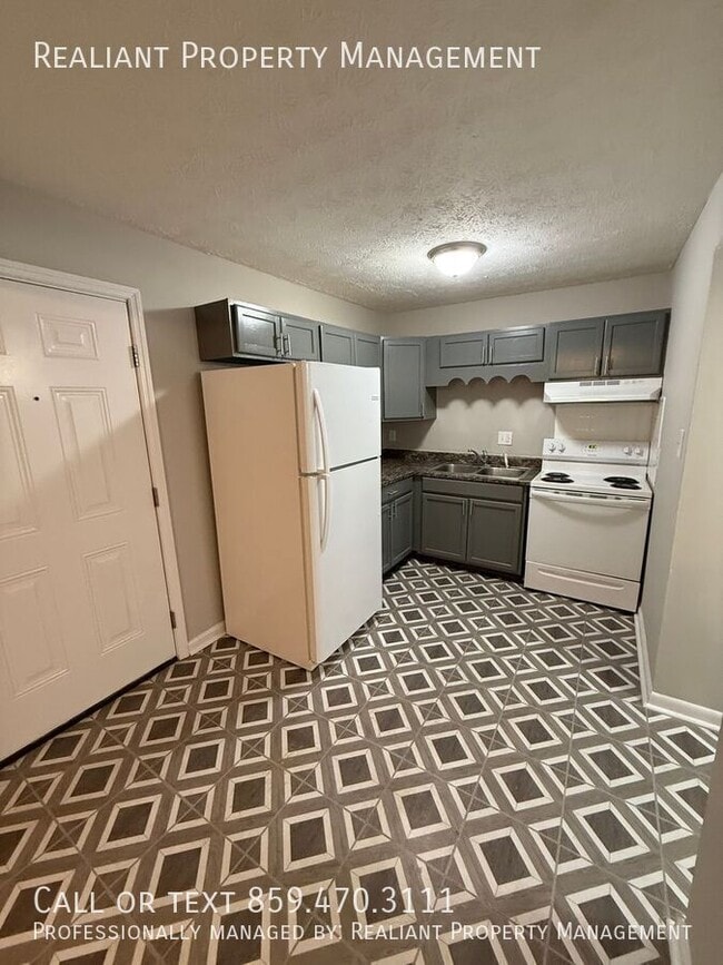 Building Photo - 209 Lakeshore-5 Unit 5