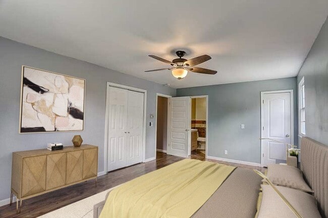 Photo - 200 Retreat Ct W