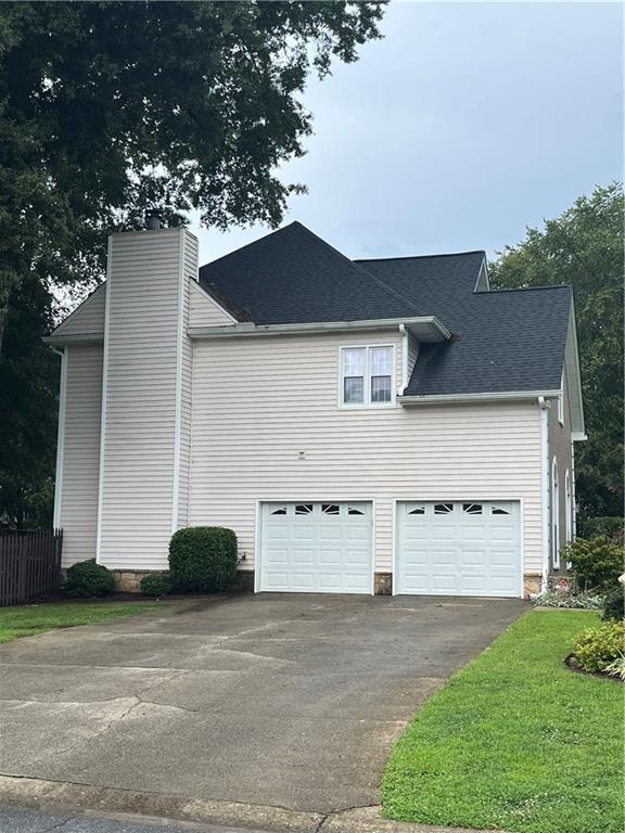 Photo - 1601 Willow Way