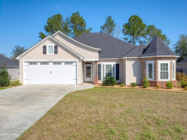 Beautiful 4BD/3.5BA. Fenced in Back Yard!! - Beautiful 4BD/3.5BA. Fenced in Back Yard!! House