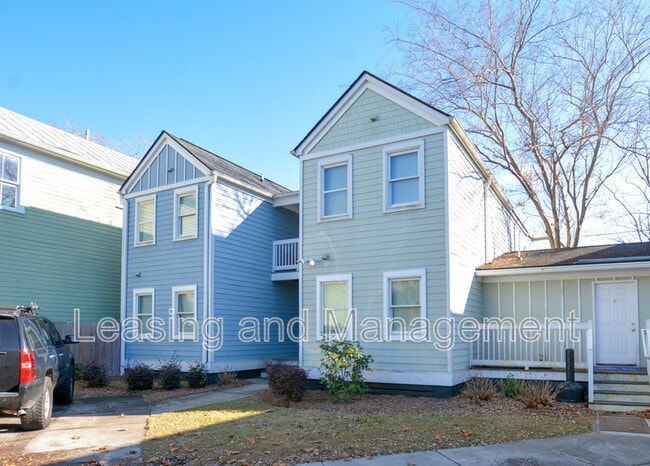 Building Photo - 16 Cannon St Unit 204