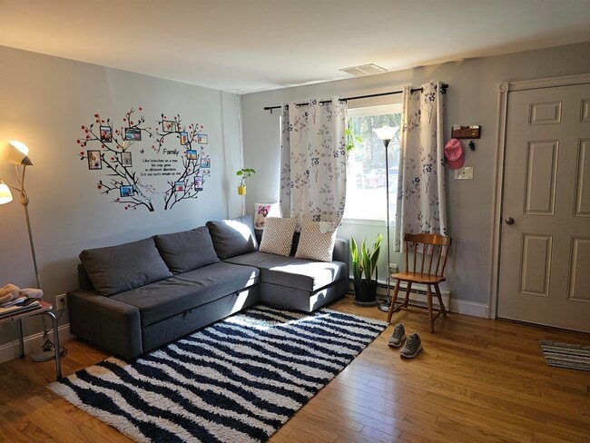 Building Photo - 616 Portland St Unit 53