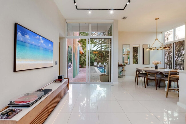 Photo - 1884 SW 17th St Unit SI ID1475833P