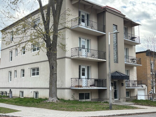 Building Photo - 3 BED - 1 BATH - OTTAWA - APARTMENT Unit 3 BED