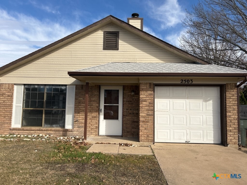 Photo - 2503 Hemlock Dr