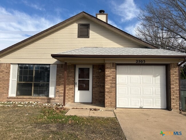 Building Photo - 2503 Hemlock Dr