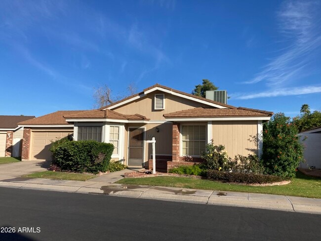 Building Photo - 314 E Campo Bello Dr