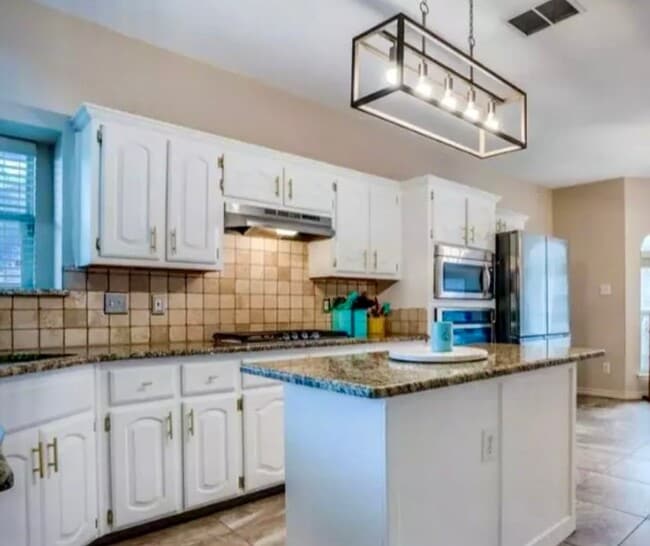 Photo - 610 Butternut Dr