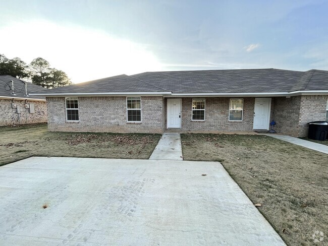Building Photo - 1219 Kirby St Rental