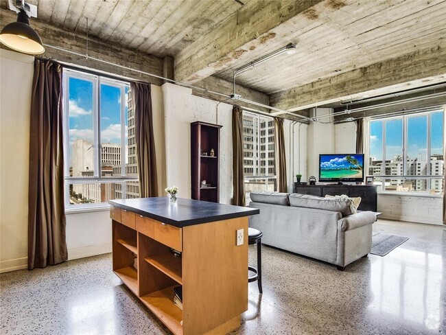 Building Photo - 710 Colorado St Unit 6D Rental