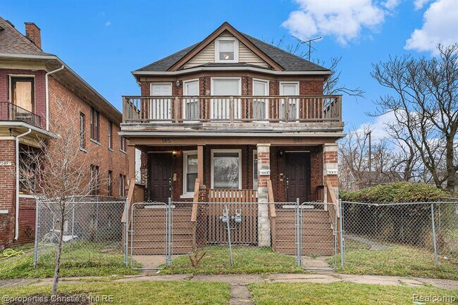 Photo - 597 Belmont St