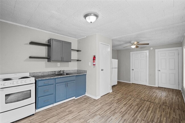 Photo - 3116 Avenue L