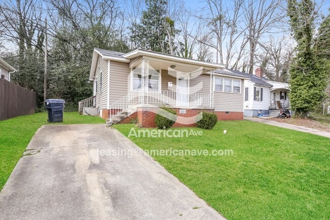 Photo - 1405 Benjamin St