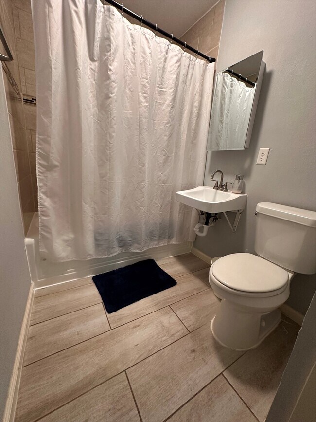 Photo - 4302 Polk St Unit 5