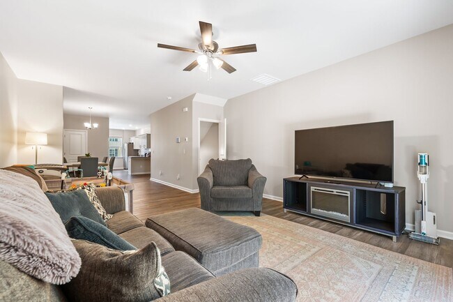 Photo - Gorgeous Three Level Townhouse At Trevino Townes