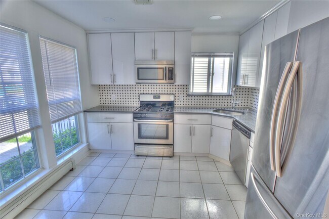 Photo - 62 Hickory Rd Unit B