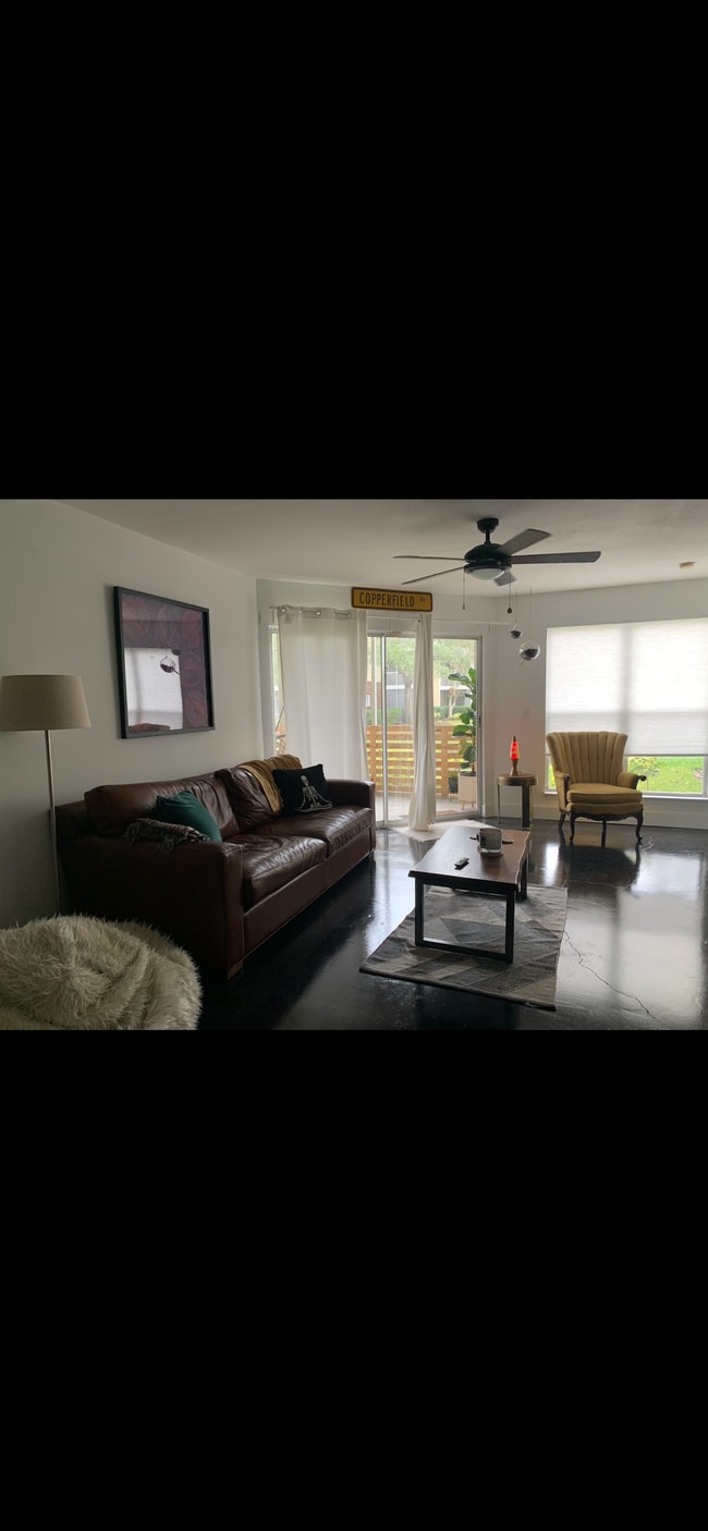 Building Photo - 10122 Winsford Oak Blvd Unit #405