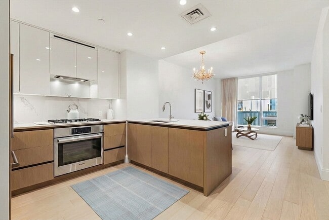 Building Photo - 700 Harrison Ave Unit 1126