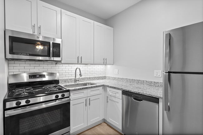 Photo - 7600 N Sheridan Rd Unit 107