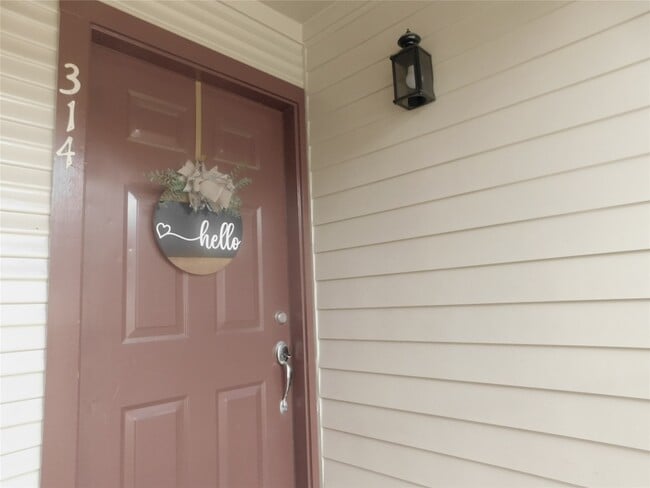 Building Photo - 2120 El Paseo St