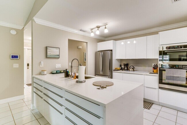 Photo - 1740 Shower Tree Way