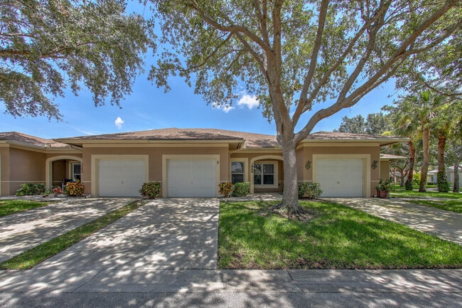Building Photo - 1868 S Dovetail Dr Unit C2