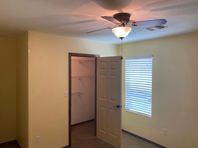 Photo - 10820 Chapman Dr