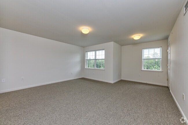 1BR,1BA - 744 SF - Living Room