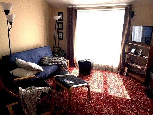 Building Photo - 35 Derby St Unit 3