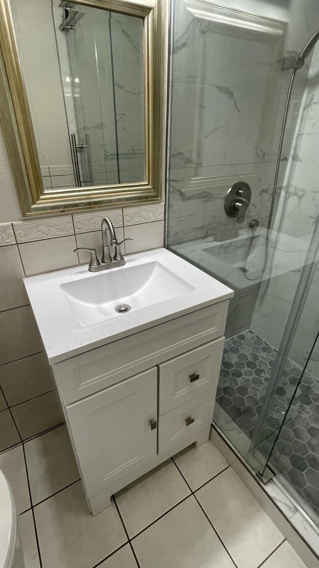 Photo - 5138 W 141st St