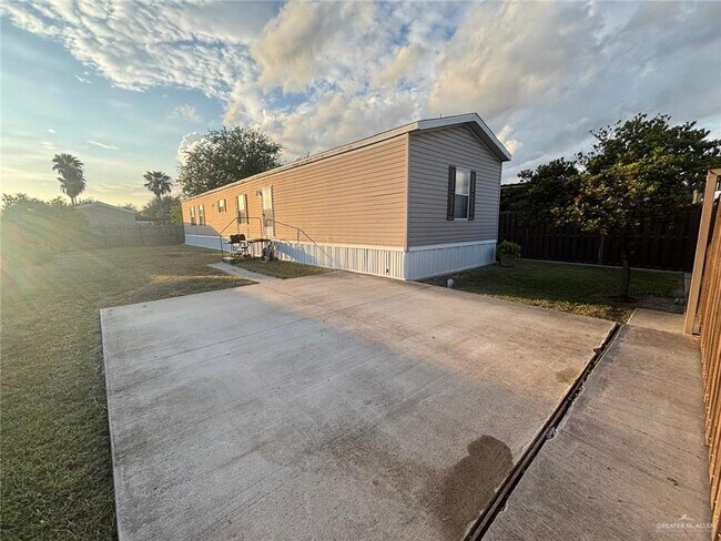 Building Photo - 12 Chester St