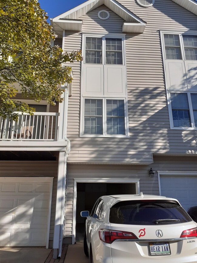 Building Photo - 12816 Fair Briar Ln Rental