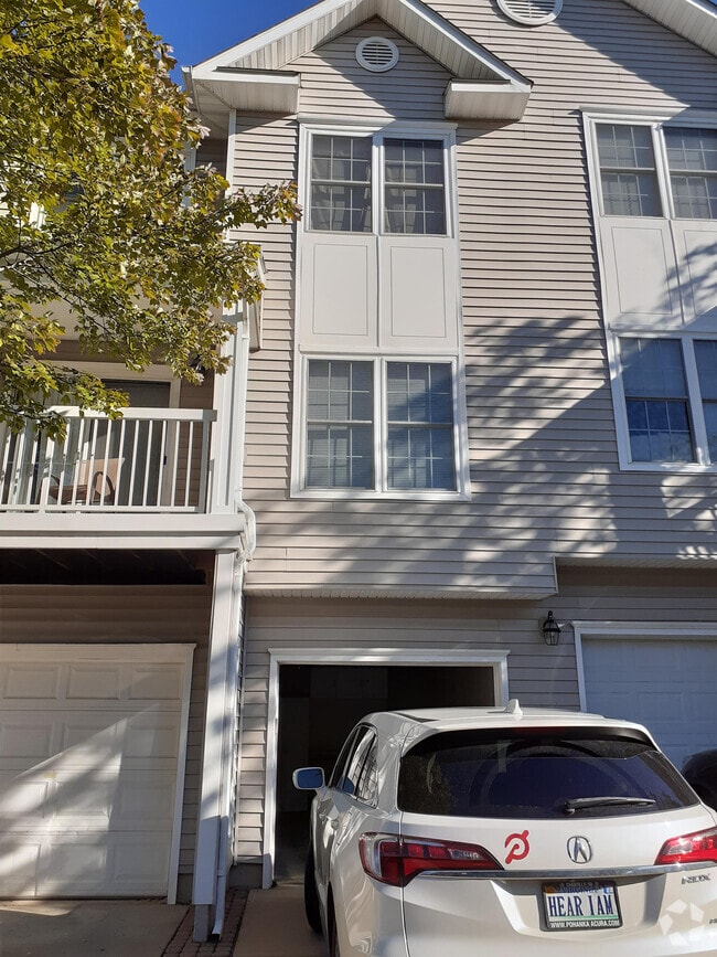 Building Photo - 12816 Fair Briar Ln Rental