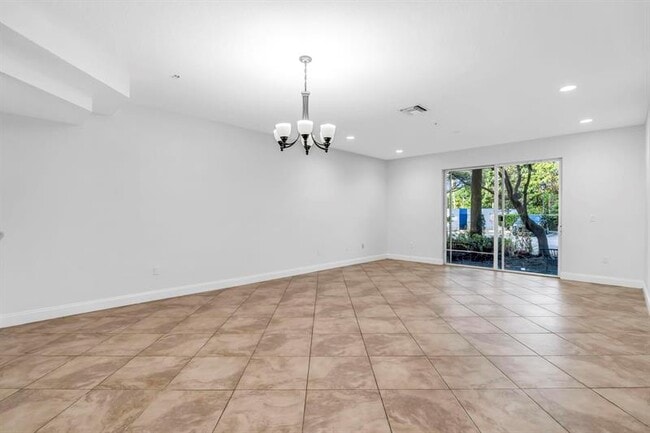 Photo - 5030 SW 126th Ave Unidad 203