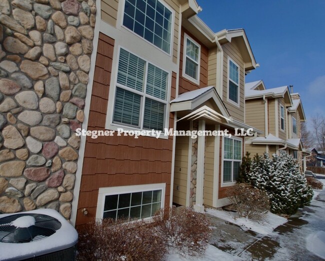 Photo - Beautiful Townhome Centrally Located in Fo...