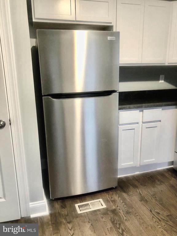 Photo - 102 S Whissen St