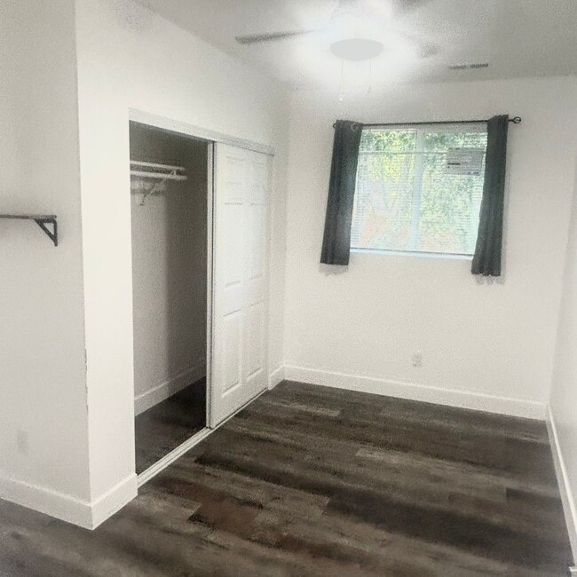 Photo - 1715 E Fort Union Blvd