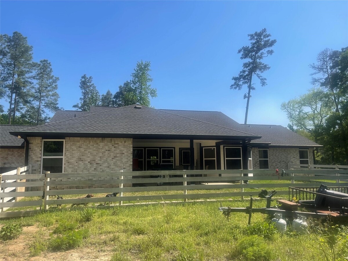 Photo - 131 Feldspar Ln