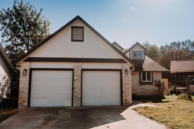 1505 Windsong Trail