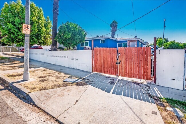 Photo - 1516 Ricardo St